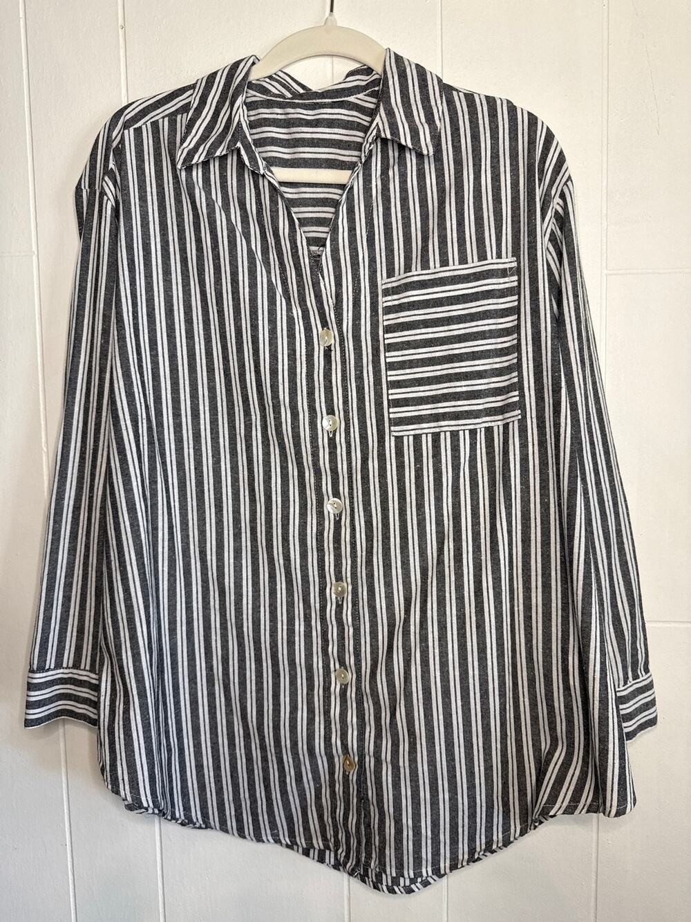 Cotton blend button up shirt XL